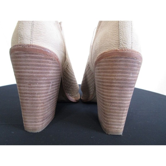 Vince Camuto Beige Perforated Suede High Heel Bootie Sandals Women Sz 9.5 M - Picture 11 of 15